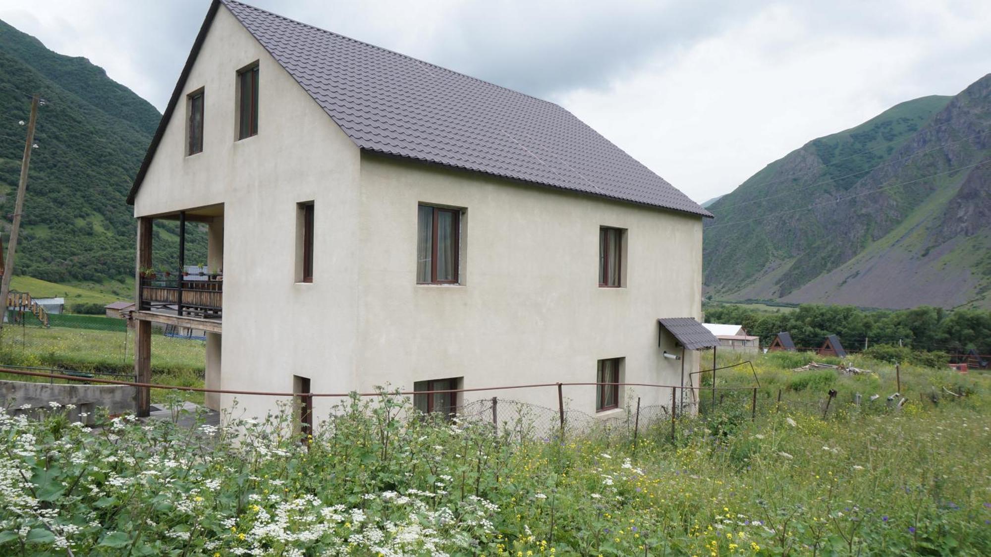 Arte In Kazbegi Hotell Eksteriør bilde