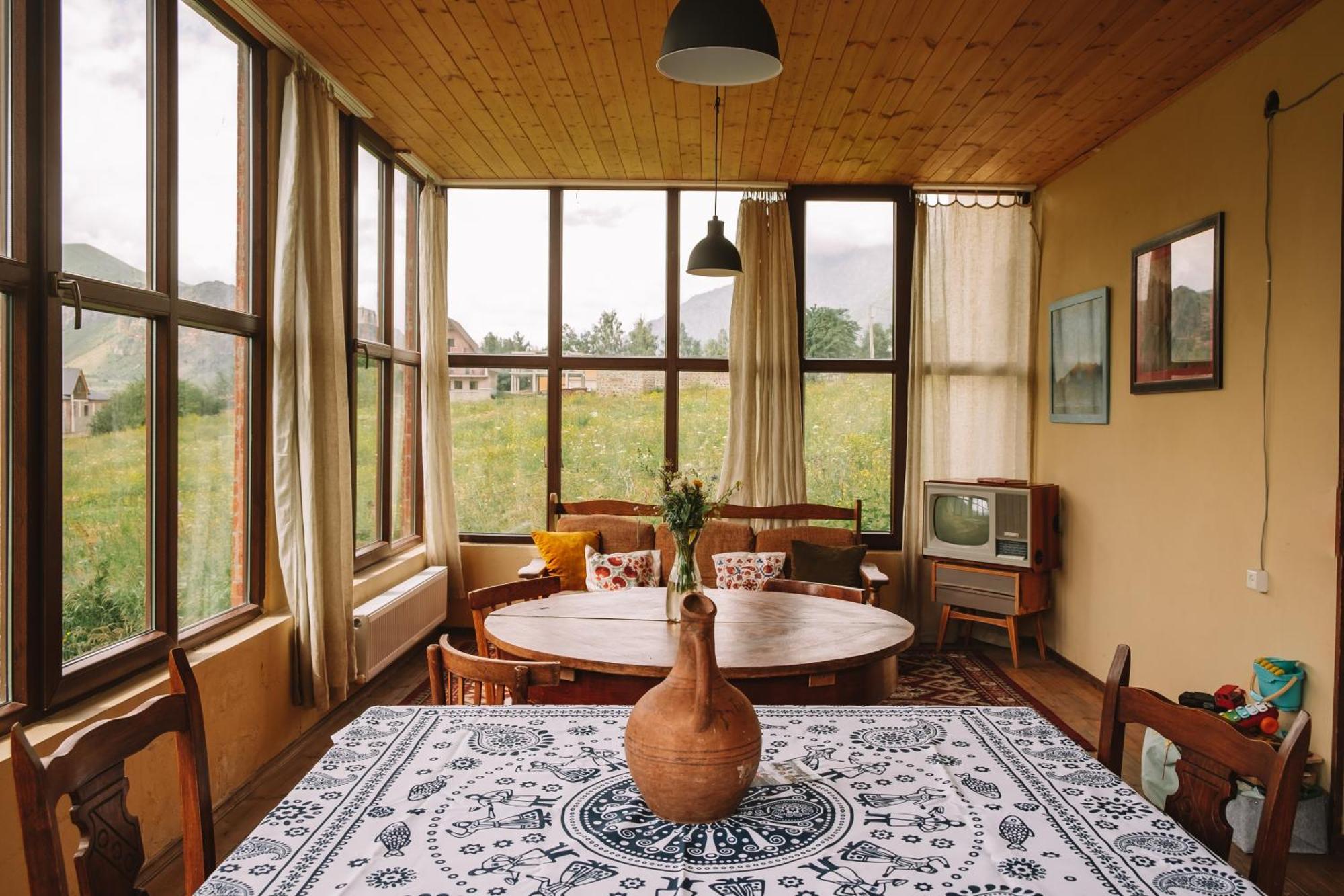 Arte In Kazbegi Hotell Eksteriør bilde