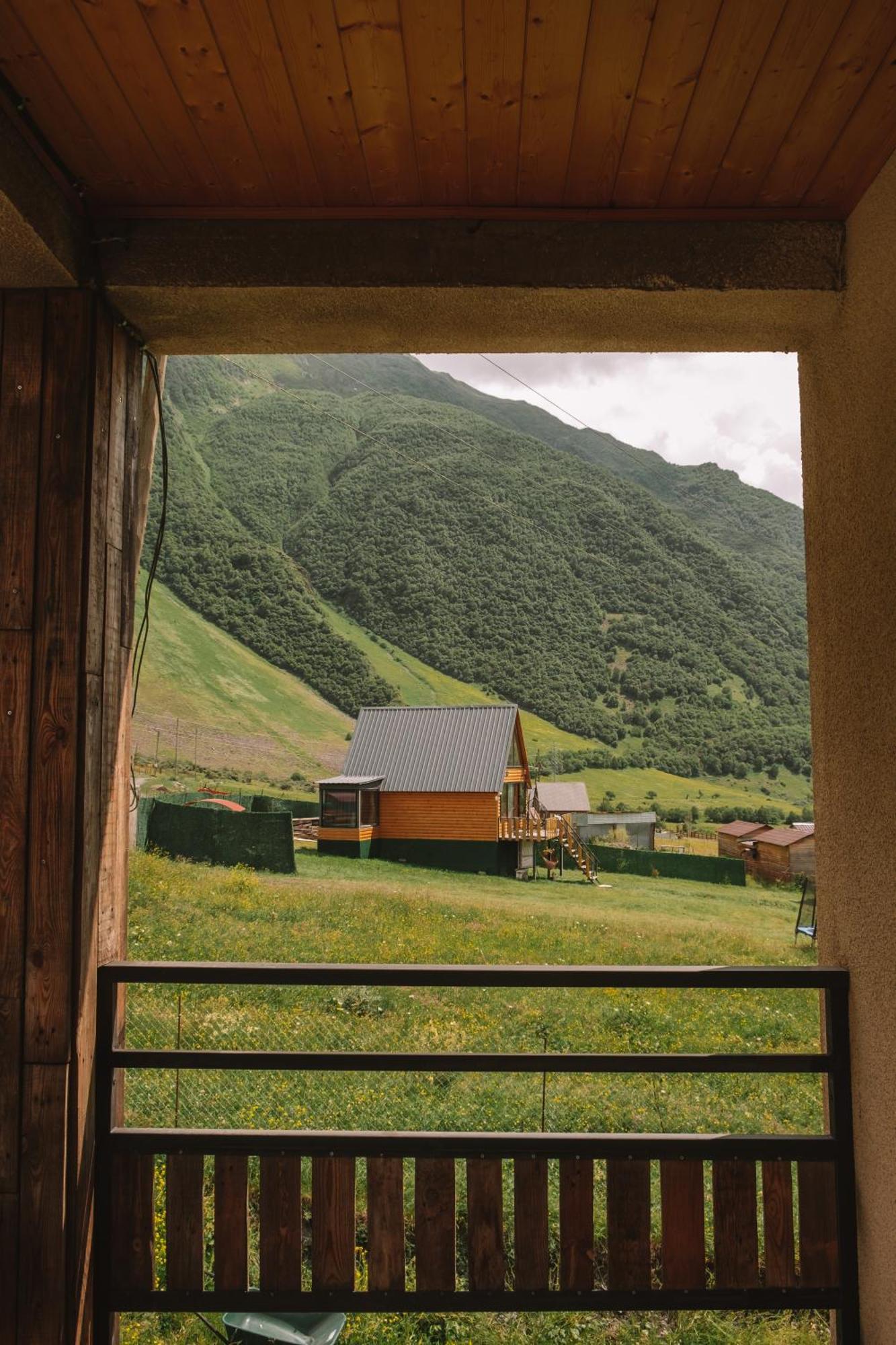 Arte In Kazbegi Hotell Eksteriør bilde