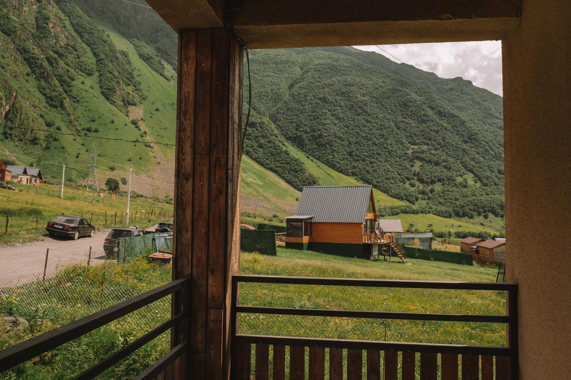 Arte In Kazbegi Hotell Eksteriør bilde
